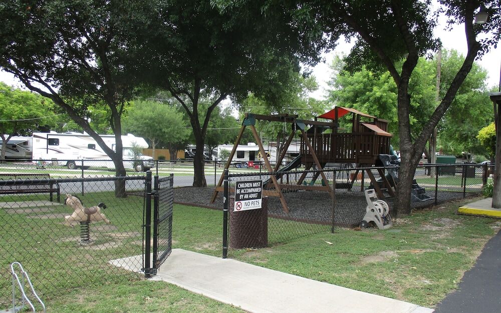Travelers World Rv Resort San Antonio Exterior photo